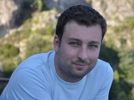 В Германии банкир попросил у друга, которого знает 30 лет, паспорт, чтобы убедиться, что это он. Такие у них правила. Круто, когда люди чтут законы