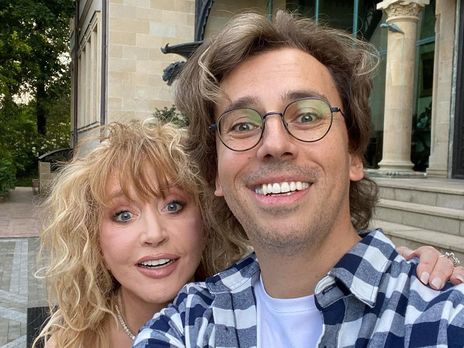 71-летняя Пугачева показала язык