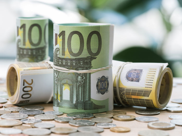 Курс гривні до євро зміцнився до 32,81 грн/€