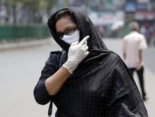 Число жертв коронавируса в мире превысило 900 тыс.