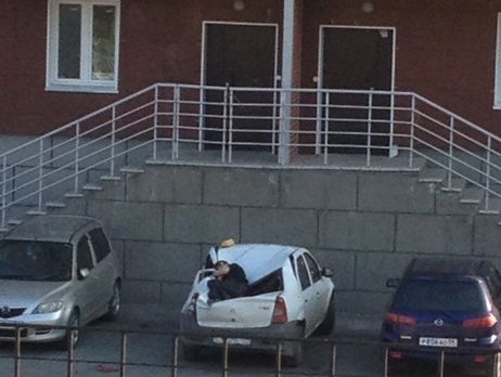 В Новосибирске подросток упал с 23-го этажа и выжил