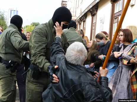 В Беларуси сообщают о первых задержаниях на Марше женщин в Минске
