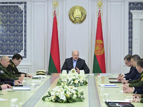 Лукашенко признал, что держать войска на западе Беларуси 