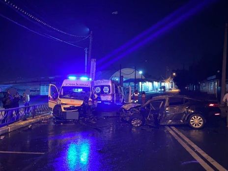 У Харкові легковий автомобіль протаранив 