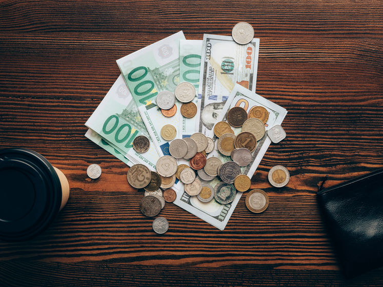 Гривня до євро подешевшала до 33,25 грн/€