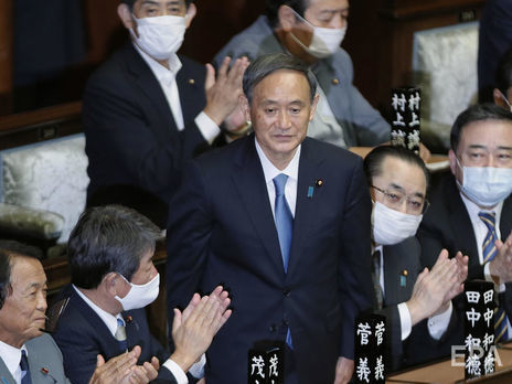 Йосіхіде Сугу обрали новим прем'єр-міністром Японії