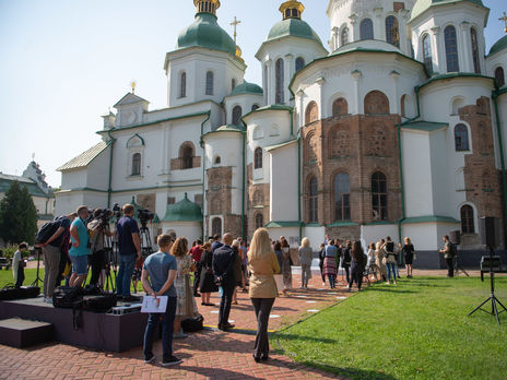 Darnitsa and InterChem have funded a project to dry the foundation and walls of St. Sophia of Kyiv