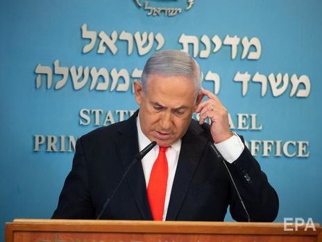 Журналист обнародовал фото Нетаньяху, спящего на полу в самолете