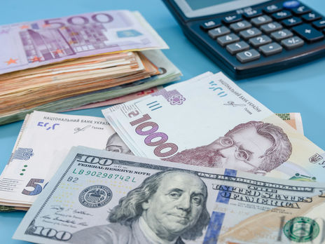 Гривня трохи зміцнилася до основних валют