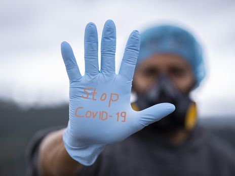 МОЗ розглядає варіант тестування українців на COVID-19 приватними лабораторіями за рахунок держави