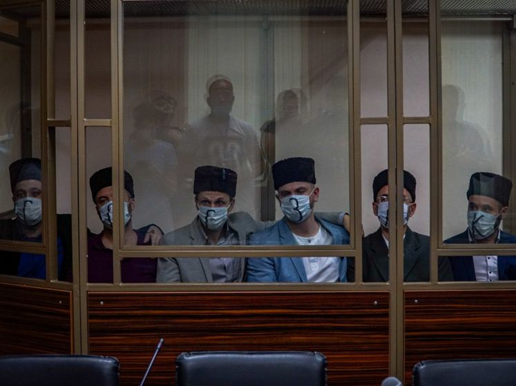 "Політично мотивоване та невиправдане". Посольство США в Україні засудило ув'язнення семи кримських татар у Росії
