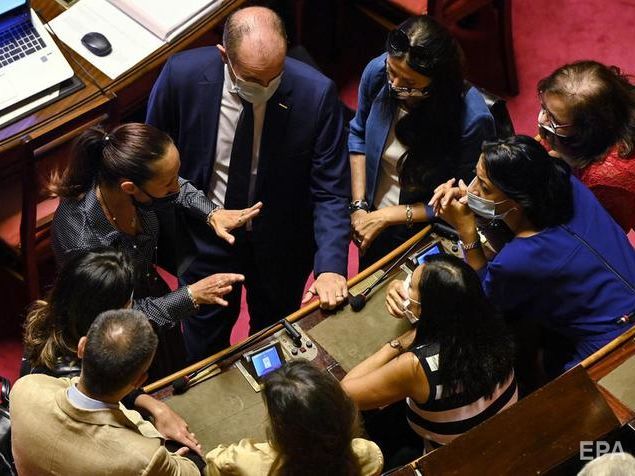 В Італії кількість парламентаріїв скоротять на третину