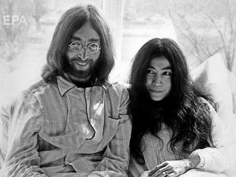 Убийца Леннона спустя 40 лет после преступления попросил прощения у Йоко Оно