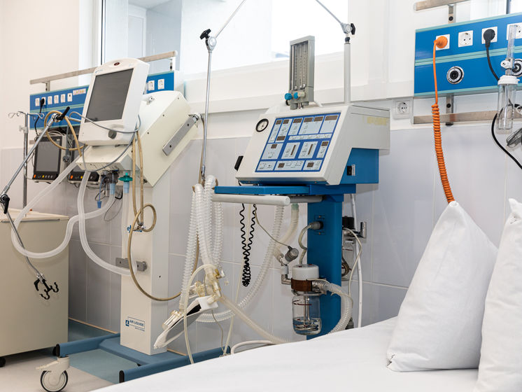 25 сотрудников харьковской больницы одновременно написали заявления об уходе после начала приема больных с COVID-19