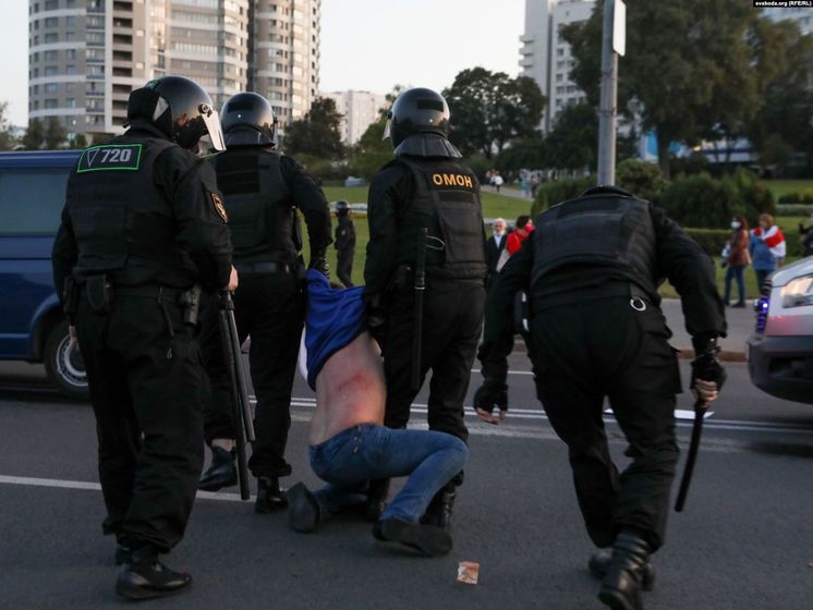 Міліція застосувала водомети проти протестувальників у Мінську