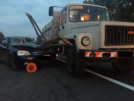 Полиция: Во Львовской области водитель насмерть сбил дорожника и погиб сам