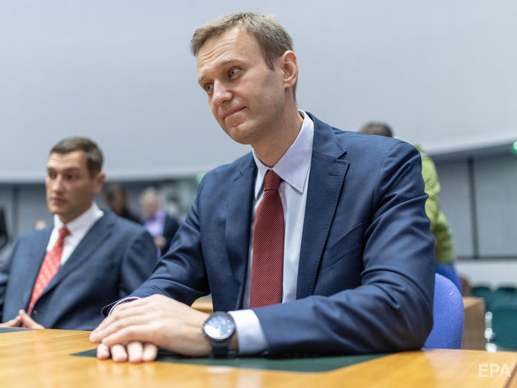 Навальний про зустріч із Меркель: Не варто називати її "таємною"