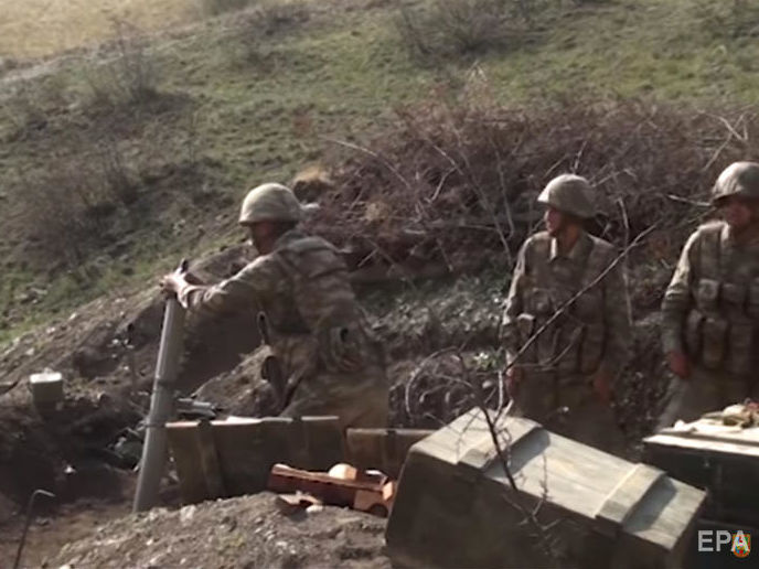 "Новое широкомасштабное наступление". В минобороны Армении заявили, что Азербайджан начал атаку по нескольким направлениям в Нагорном Карабахе