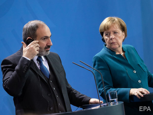 Конфлікт у Нагірному Карабасі. Пашинян закликав Меркель "приборкати" позицію Туреччини