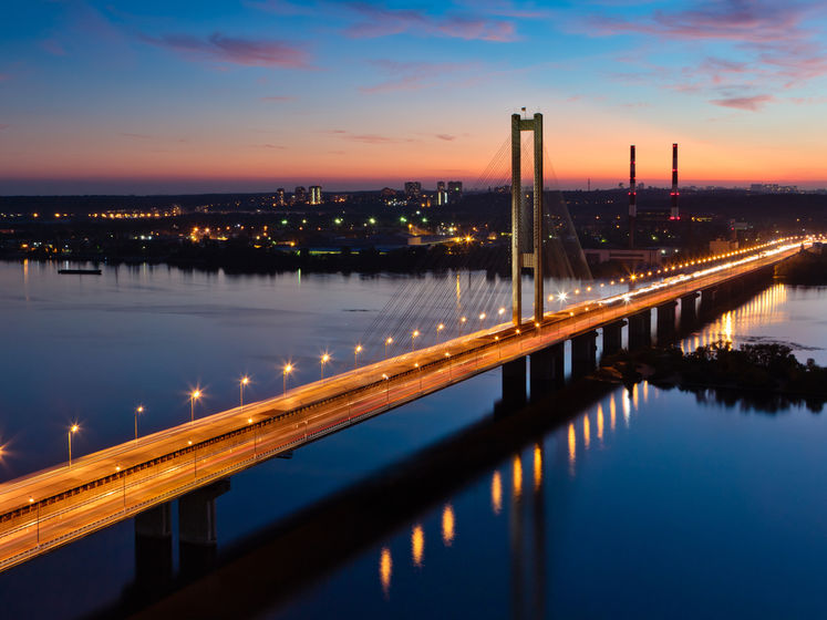 В Киеве ограничили движение по Южному мосту на две недели