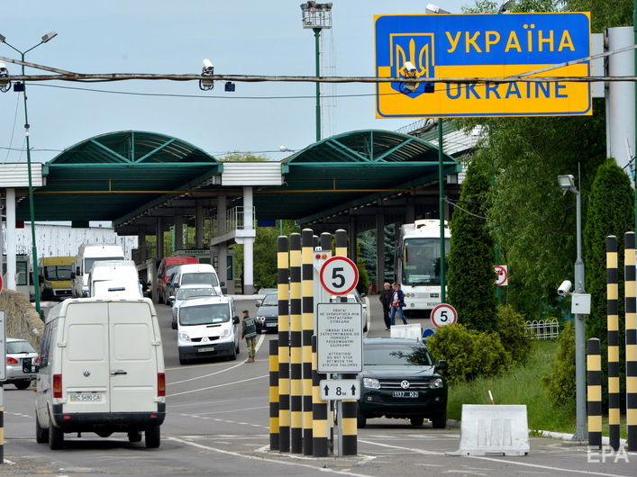Украина не планирует снова запрещать въезд иностранцам – МИД