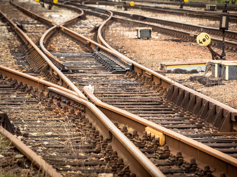 Померла співробітниця посольства США, яку раніше виявили в Києві непритомною і з травмою голови