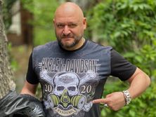 У 2006 2010 роках Добкін був міським головою Харкова, у 2010 2014 роках очолював Харківську облдержадміністрацію