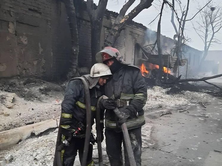 Рятувальники всю ніч гасили пожежі в Луганській області. Відео