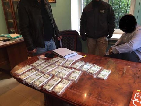 Сарган: Задержан прокурор ГПУ и адвокат, которые требовали взятку в размере $200 тыс.