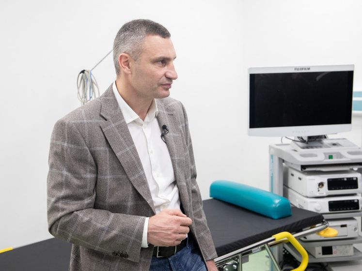 Кличко посетил новый корпус клиники, где будут лечить от рака и COVID-19