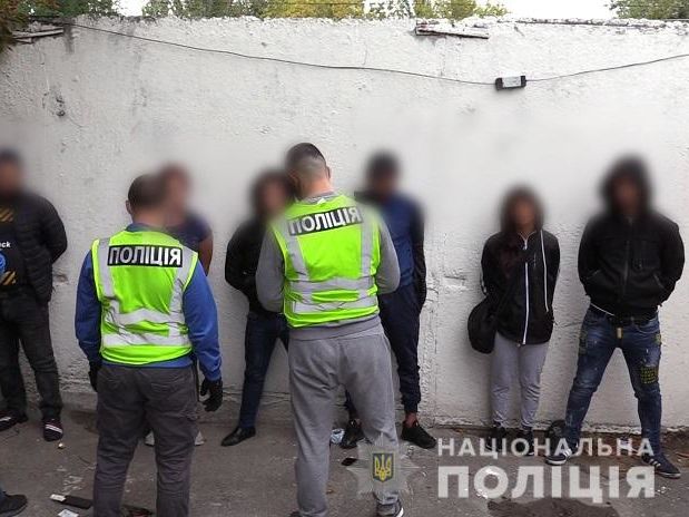 У Києві затримали банду кишенькових злодіїв. Вони пропонували хабар начальнику поліції Центрального вокзалу