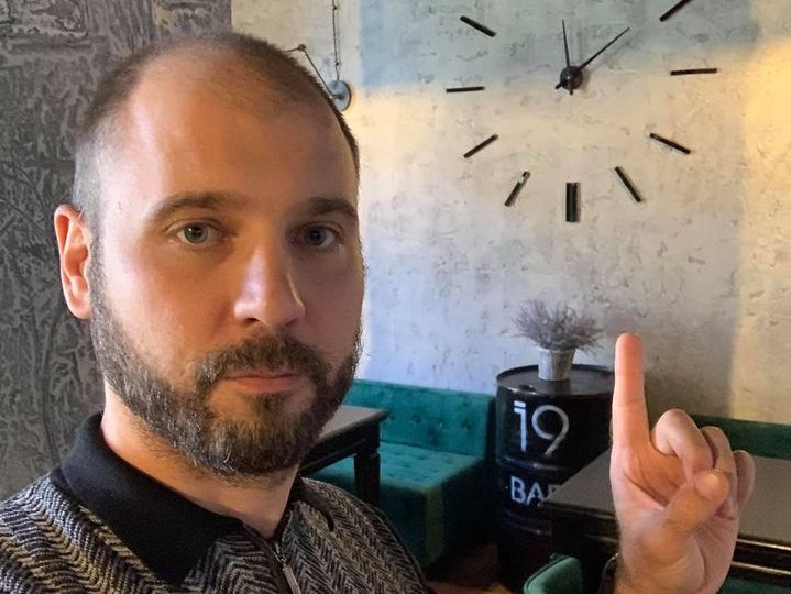 Кандидат від "Слуги народу" в Миколаєві, який допомагав госпіталям бойовиків "ДНР", відмовився йти на вибори