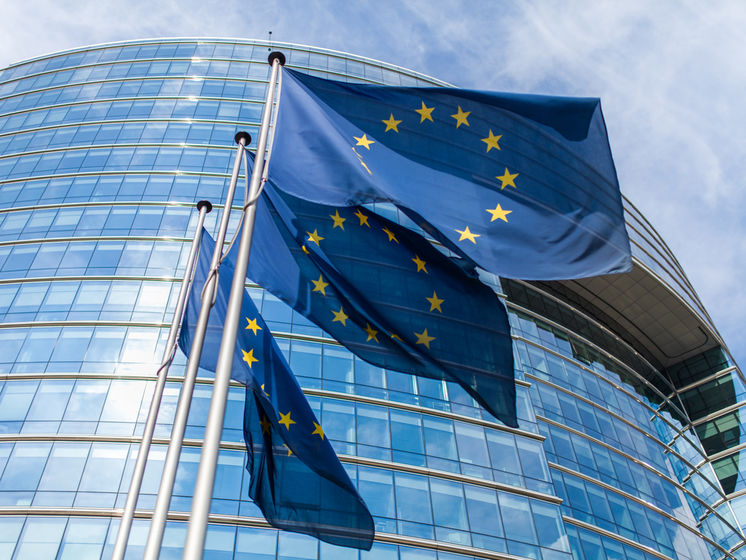В Европарламенте заявили, что могут ограничить безвиз для некоторых украинских бизнесменов и политиков