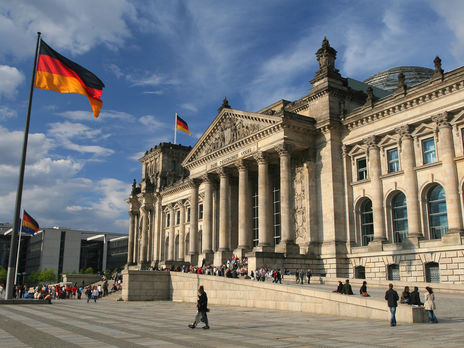 В Бундестаге ввели обязательный масочный режим
