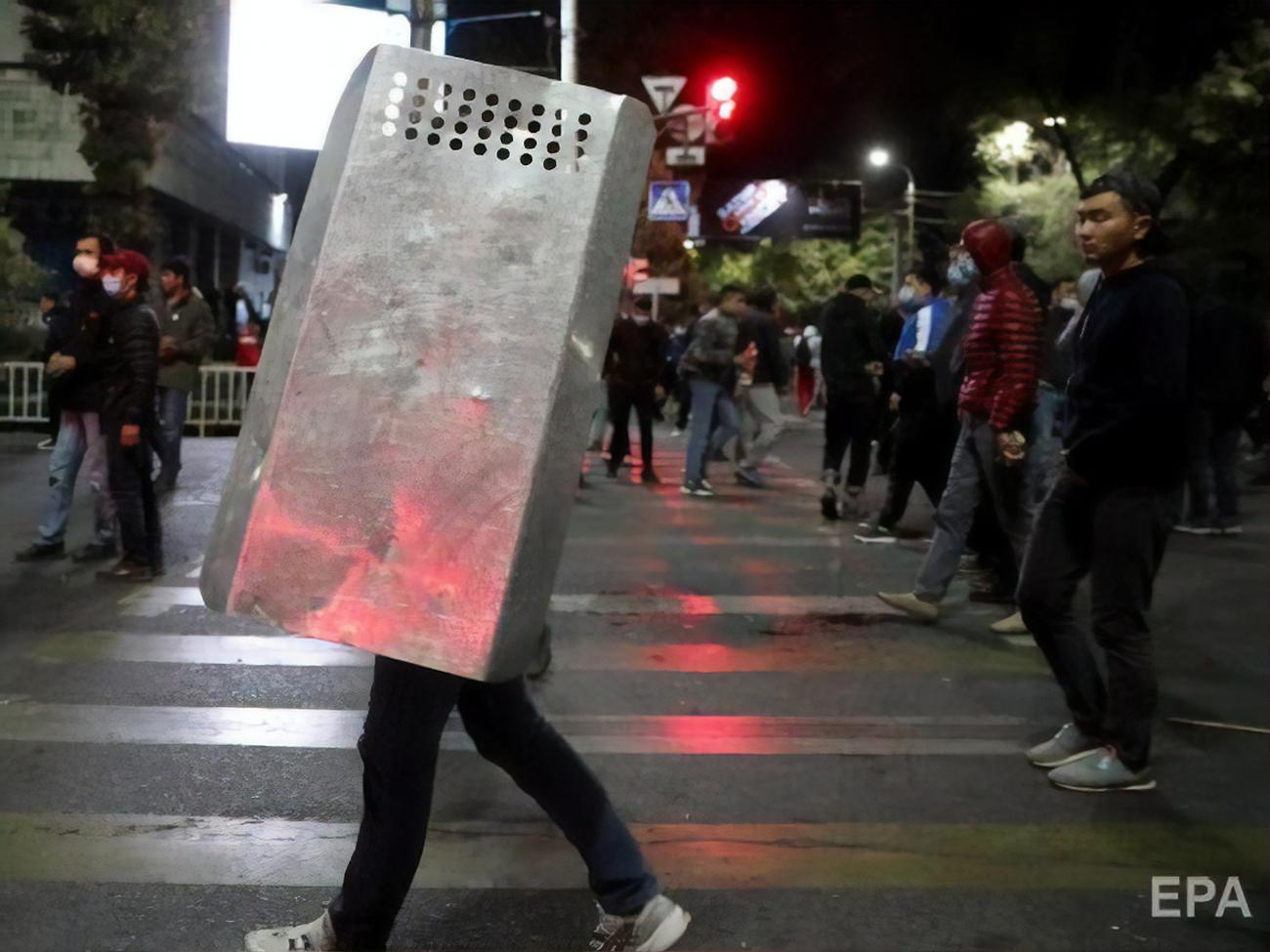 600 человек на фото. 600 человек. 600 человек на нем. Секты в южной корее. Есть ли давка в фан зоне.