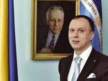 Ректор Киевской консерватории Тимошенко: Я пришел на руины. На стенах и потолках был грибок! Температура в аудиториях опускалась до 7 ºС: студенты играли в перчатках
