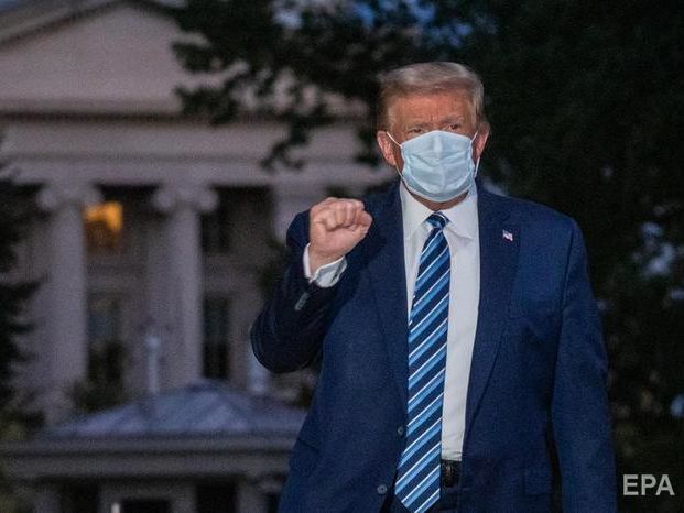 Инфицированный COVID-19 Трамп вернулся из медцентра в Белый дом