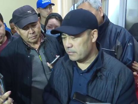 Премьер-министр и спикер парламента Кыргызстана подали в отставку