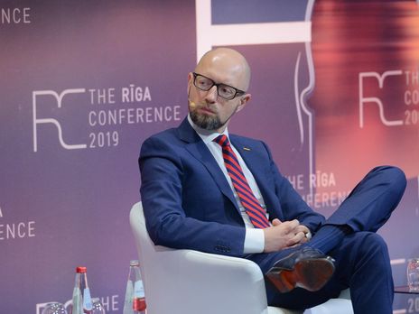 Яценюк про COVID-19 в Україні: Вважаю ситуацію близькою до катастрофічної