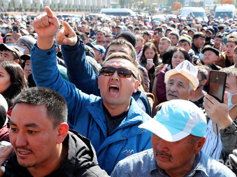 В Кыргызстане оппозиция создала два координационных совета