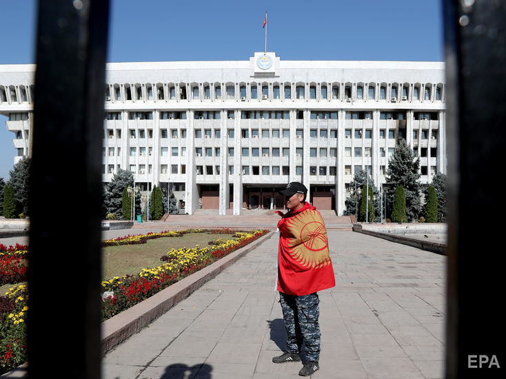 ЕС "с нетерпением" ждет новых выборов в Кыргызстане
