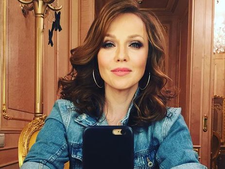 Джанабаева занимается фитнесом с шаром