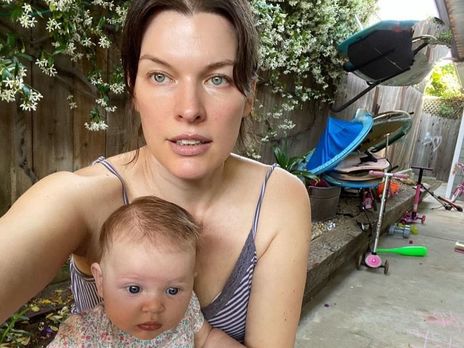 Йовович показала, как выглядит в конце трудного дня