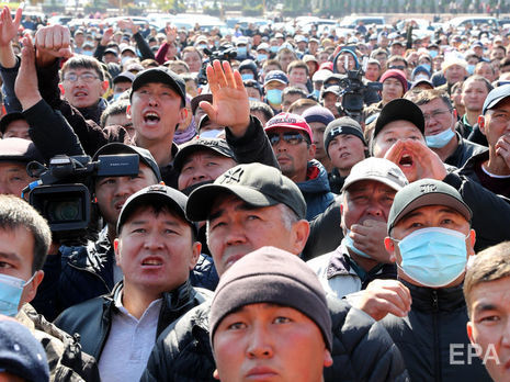 Президент Киргизстану відправив уряд і прем'єра у відставку