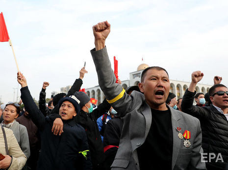 Президент Кыргызстана ввел сегодня в Бишкеке чрезвычайное положение