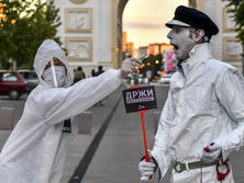 Коронавирусные рекорды фиксируют в мире и Украине, Кабмин предложил ввести санкции против Никарагуа. Главное за день