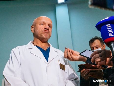 Омський лікар, який лікував Навального, вирішив звільнитися з лікарні