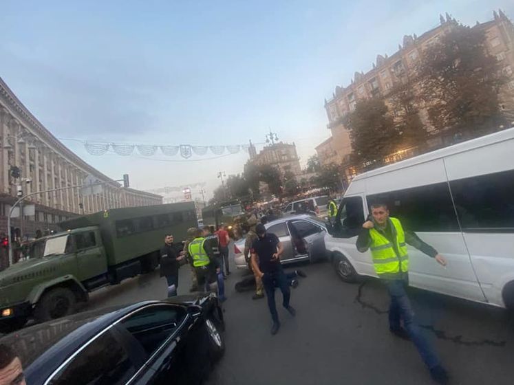 У центрі Києва затримали двох чоловіків, які з гранатою напали на підприємця – Офіс генпрокурора