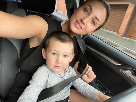 Ризатдинова показала сыну свою звезду