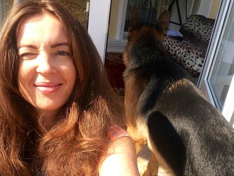 Волонтер: Помню, Лещенко гонялся за депутатами, фотографировал сумки и туфли. А сейчас улыбается им